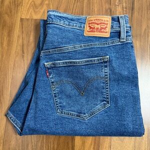 Levi's Women's Ribcage Classic Straight Ankle Jeans in Rich Blue Size 18W